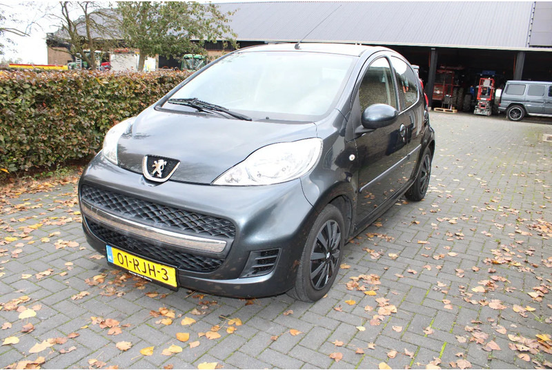 Peugeot 107 - Hatchback: foto 2 Peugeot 107 - Hatchback: foto 2