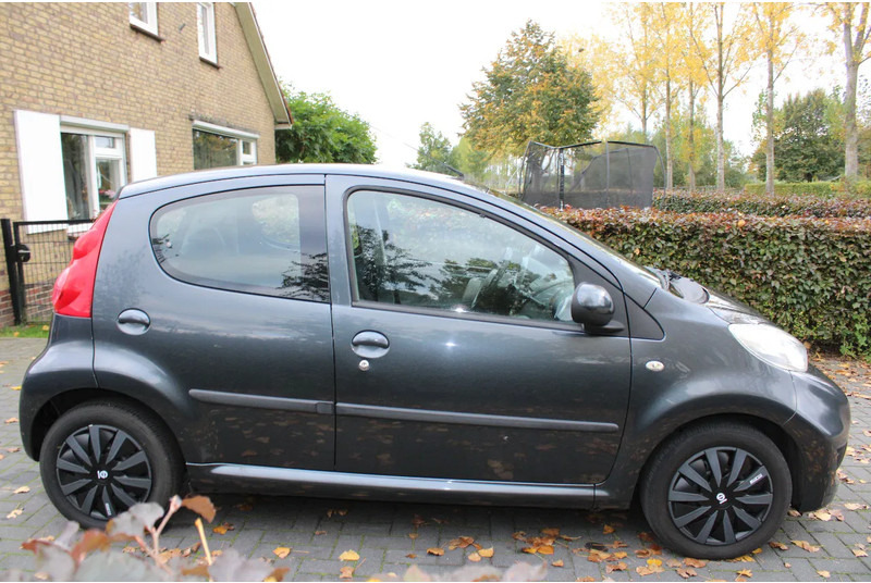 Peugeot 107 - Hatchback: foto 3 Peugeot 107 - Hatchback: foto 3