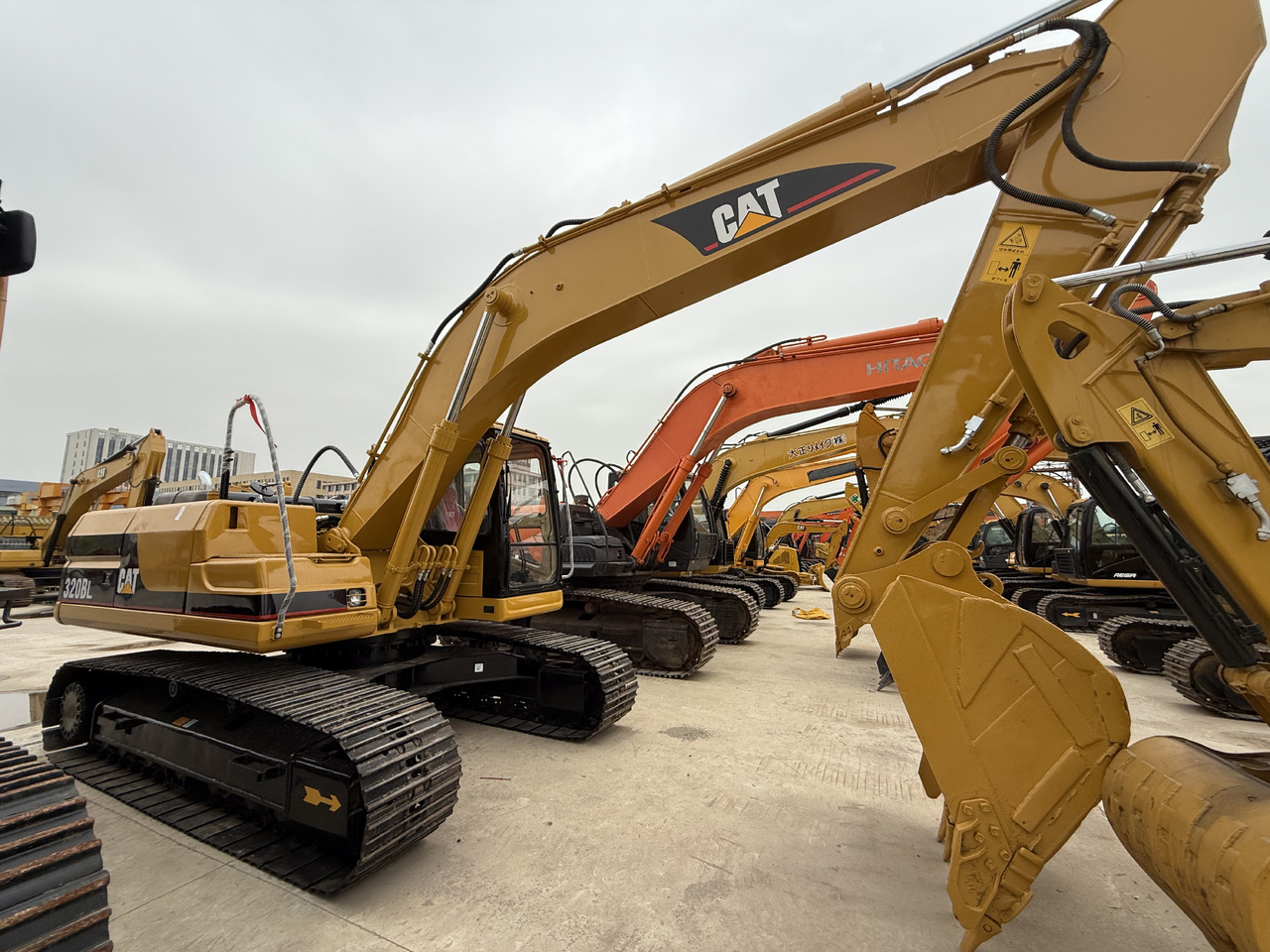 CATERPILLAR 320b - Ekskavator me zinxhirë: foto 5 CATERPILLAR 320b - Ekskavator me zinxhirë: foto 5