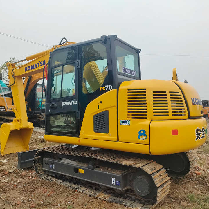 Cheap Used Komatsu PC70-8 Crawler Excavator with High Efficiency Used Heavy Machinery Komatsu PC70-8 Digger Cheap for Sale - Ekskavator me zinxhirë: foto 2 Cheap Used Komatsu PC70-8 Crawler Excavator with High Efficiency Used Heavy Machinery Komatsu PC70-8 Digger Cheap for Sale - Ekskavator me zinxhirë: foto 2