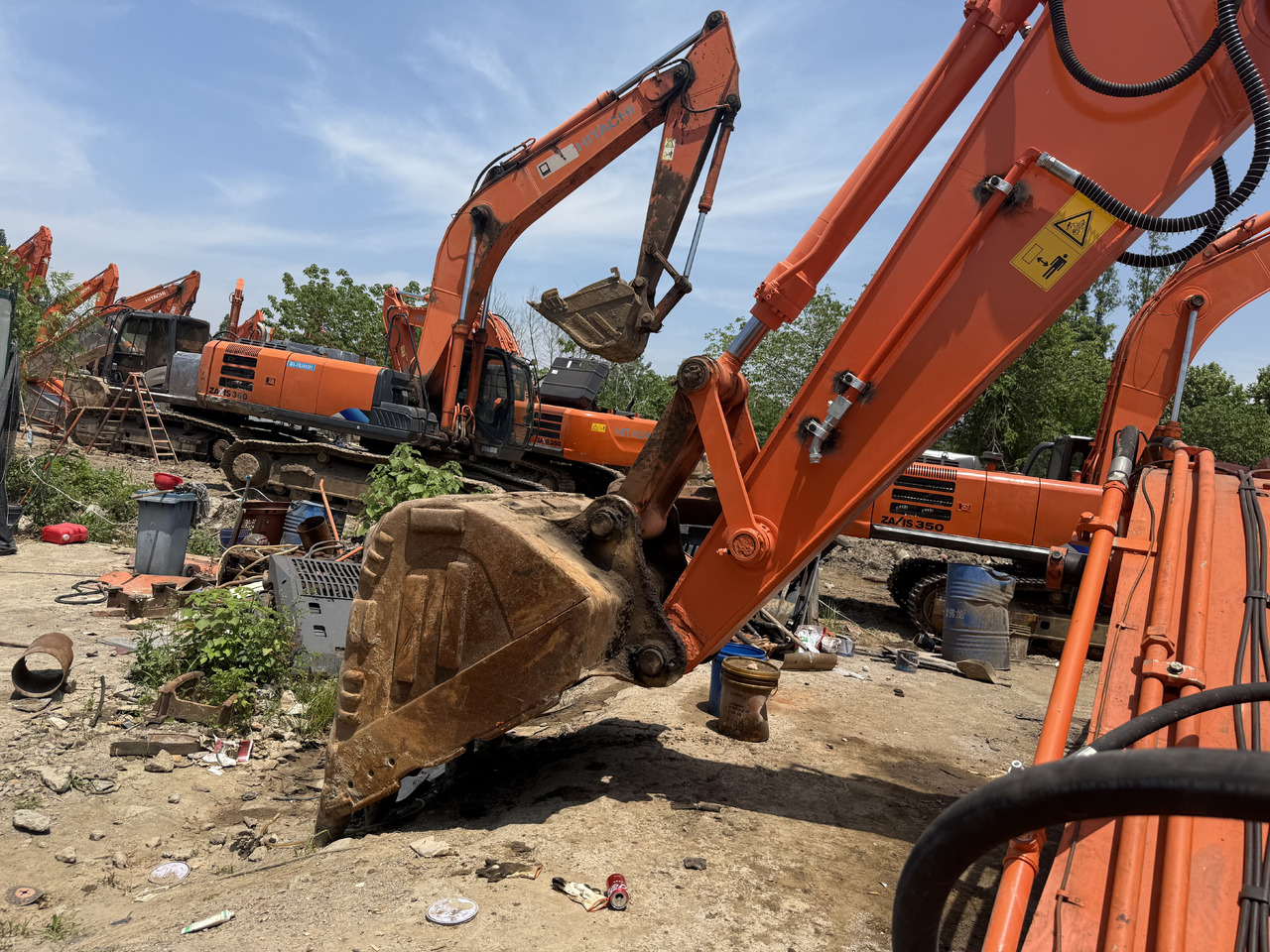 HITACHI used hitachi 350-5g excavator - Ekskavator me goma: foto 4 HITACHI used hitachi 350-5g excavator - Ekskavator me goma: foto 4