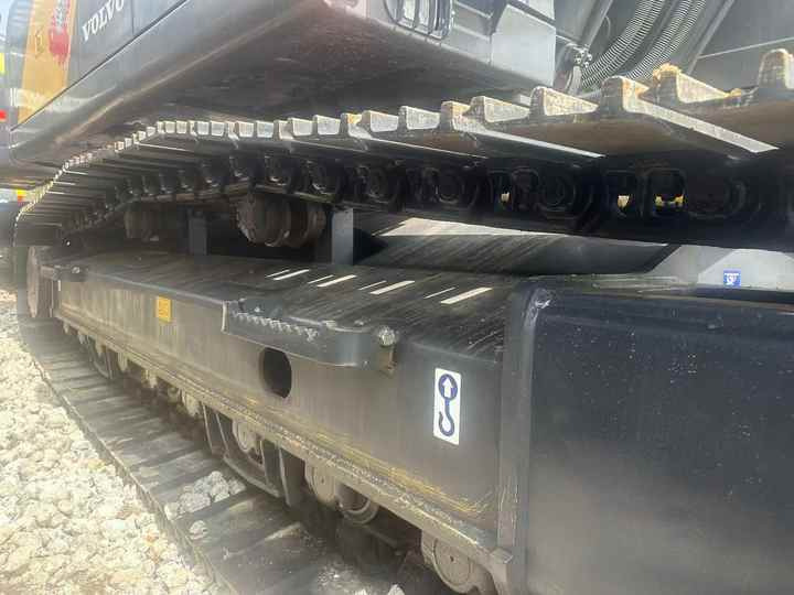 Ekskavator me zinxhirë High Quality volvo  EC240 Construction Machinery Low Hours 21ton Used volvo Excavator for Sale [ Copy ] [ Copy ] [ Copy ] [ Copy ] [ Copy ]: foto 6