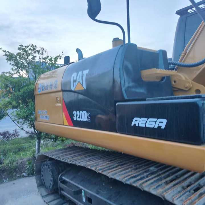 Reasonable Price Japan Original 330d2 Caterpillar Excavator CAT USED 329D2 320D2 325D 315D Excavator - Ekskavator me zinxhirë: foto 3 Reasonable Price Japan Original 330d2 Caterpillar Excavator CAT USED 329D2 320D2 325D 315D Excavator - Ekskavator me zinxhirë: foto 3