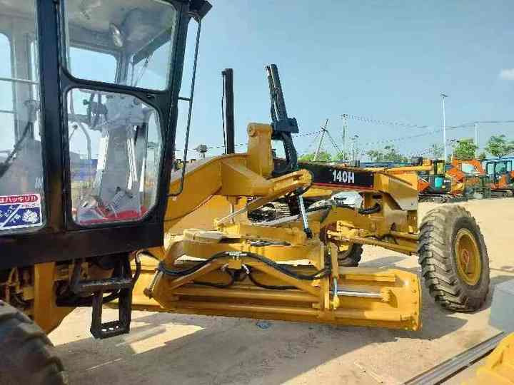 Used CAT 140H Motor Grader From Japan with Excellent Performance Caterpillar 140h in Good Condition for Sale - Makinë niveluese: foto 3 Used CAT 140H Motor Grader From Japan with Excellent Performance Caterpillar 140h in Good Condition for Sale - Makinë niveluese: foto 3