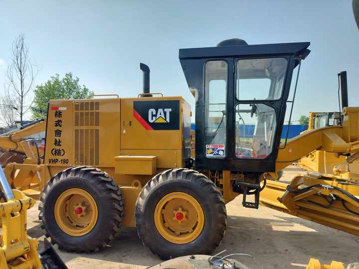 Used CAT 140H Motor Grader From Japan with Excellent Performance Caterpillar 140h in Good Condition for Sale - Makinë niveluese: foto 5 Used CAT 140H Motor Grader From Japan with Excellent Performance Caterpillar 140h in Good Condition for Sale - Makinë niveluese: foto 5