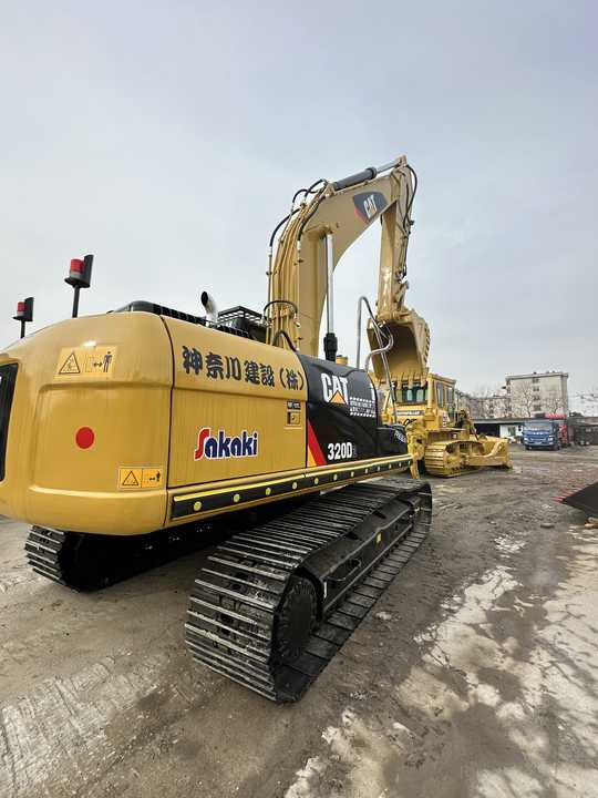 Used CAT 320D2 Excavator | Well-Maintained, Low Hours | Affordable Heavy Machinery for Construction & Mining! - Ekskavator me zinxhirë: foto 2 Used CAT 320D2 Excavator | Well-Maintained, Low Hours | Affordable Heavy Machinery for Construction & Mining! - Ekskavator me zinxhirë: foto 2