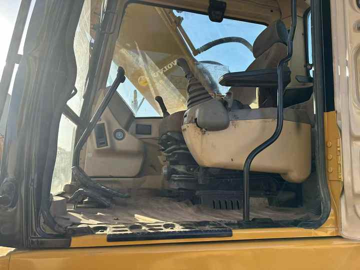 Used CAT 320bl Excavator CAT 320b 320c 320d 320dl Digger Earthmoving Mining Work Heavy Duty Equipment - Ekskavator me zinxhirë: foto 4 Used CAT 320bl Excavator CAT 320b 320c 320d 320dl Digger Earthmoving Mining Work Heavy Duty Equipment - Ekskavator me zinxhirë: foto 4