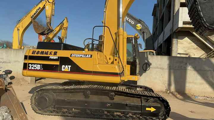 Used CAT 320bl Excavator CAT 320b 320c 320d 320dl Digger Earthmoving Mining Work Heavy Duty Equipment - Ekskavator me zinxhirë: foto 3 Used CAT 320bl Excavator CAT 320b 320c 320d 320dl Digger Earthmoving Mining Work Heavy Duty Equipment - Ekskavator me zinxhirë: foto 3