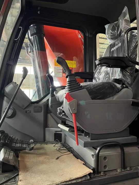 Used Digger DOOSAN DX230 Construction Machinery Construction Digger Used DOOSAN DX230 Cheap Excavator - Ekskavator me zinxhirë: foto 4 Used Digger DOOSAN DX230 Construction Machinery Construction Digger Used DOOSAN DX230 Cheap Excavator - Ekskavator me zinxhirë: foto 4