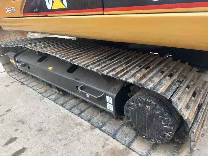 Used Excavator CAT 320C Second Hand Highly Competitive Digging Machine 325C 330C for Sale - Ekskavator me zinxhirë: foto 3 Used Excavator CAT 320C Second Hand Highly Competitive Digging Machine 325C 330C for Sale - Ekskavator me zinxhirë: foto 3