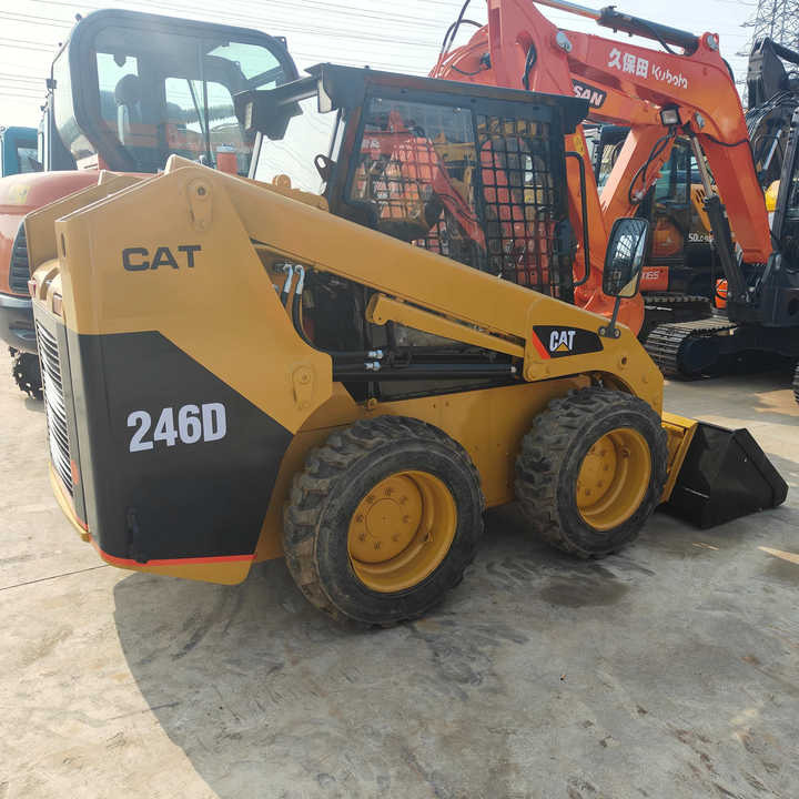 Used Front Loader Tractor CAT 246D Skid Steer Loader / Used Cat 226B 246C 246d Mini Skid Steer Loader in Stock - Mini fadrom: foto 1 Used Front Loader Tractor CAT 246D Skid Steer Loader / Used Cat 226B 246C 246d Mini Skid Steer Loader in Stock - Mini fadrom: foto 1