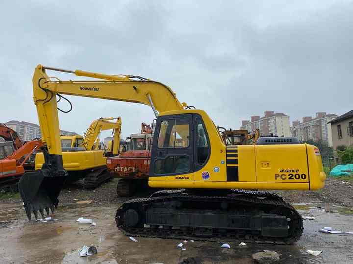 Used Good Quality Japan Original PC220-6 in Good Condition PC220-6 Komatsu - Ekskavator me zinxhirë: foto 5 Used Good Quality Japan Original PC220-6 in Good Condition PC220-6 Komatsu - Ekskavator me zinxhirë: foto 5