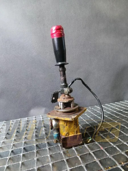 Komatsu PC300-5 - Valvula hidraulike për Makineri ndërtimi: foto 1 Komatsu PC300-5 - Valvula hidraulike për Makineri ndërtimi: foto 1