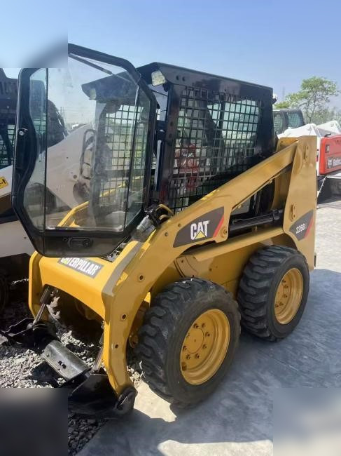 CATERPILLAR 226B3 - Mini fadrom: foto 1 CATERPILLAR 226B3 - Mini fadrom: foto 1
