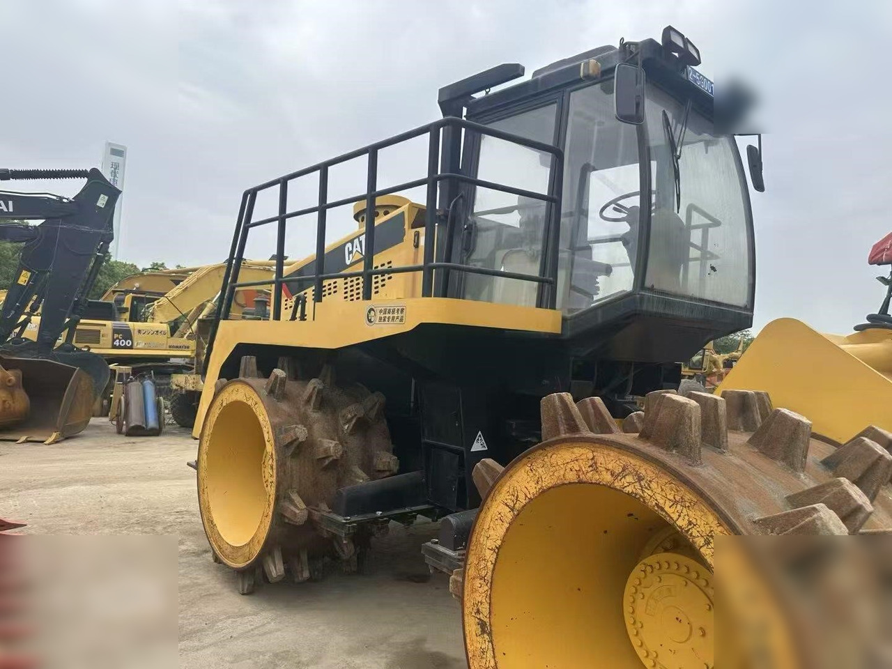 CATERPILLAR 816A - Ngjeshës: foto 1 CATERPILLAR 816A - Ngjeshës: foto 1