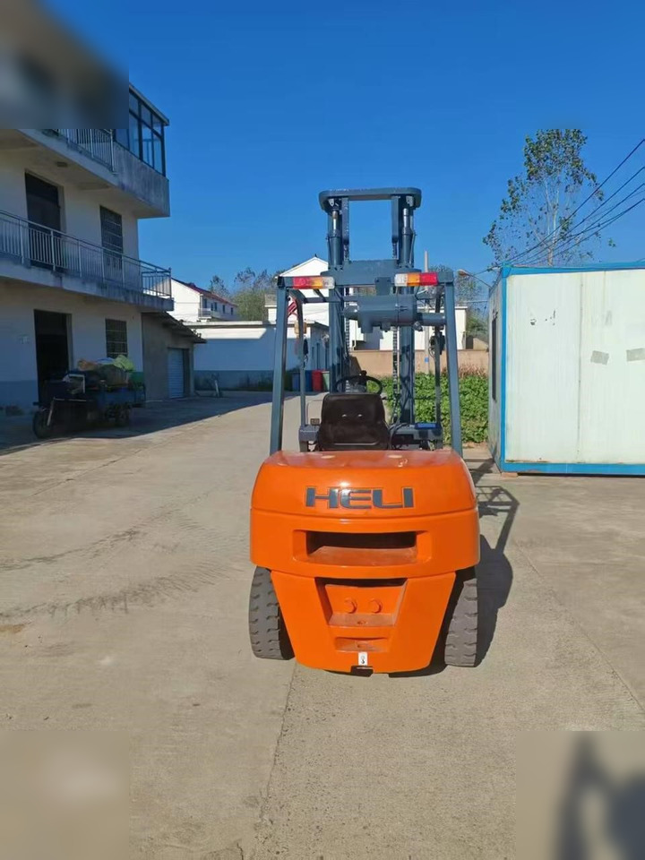 HELI HFG35 - Pirun më naftë: foto 3 HELI HFG35 - Pirun më naftë: foto 3
