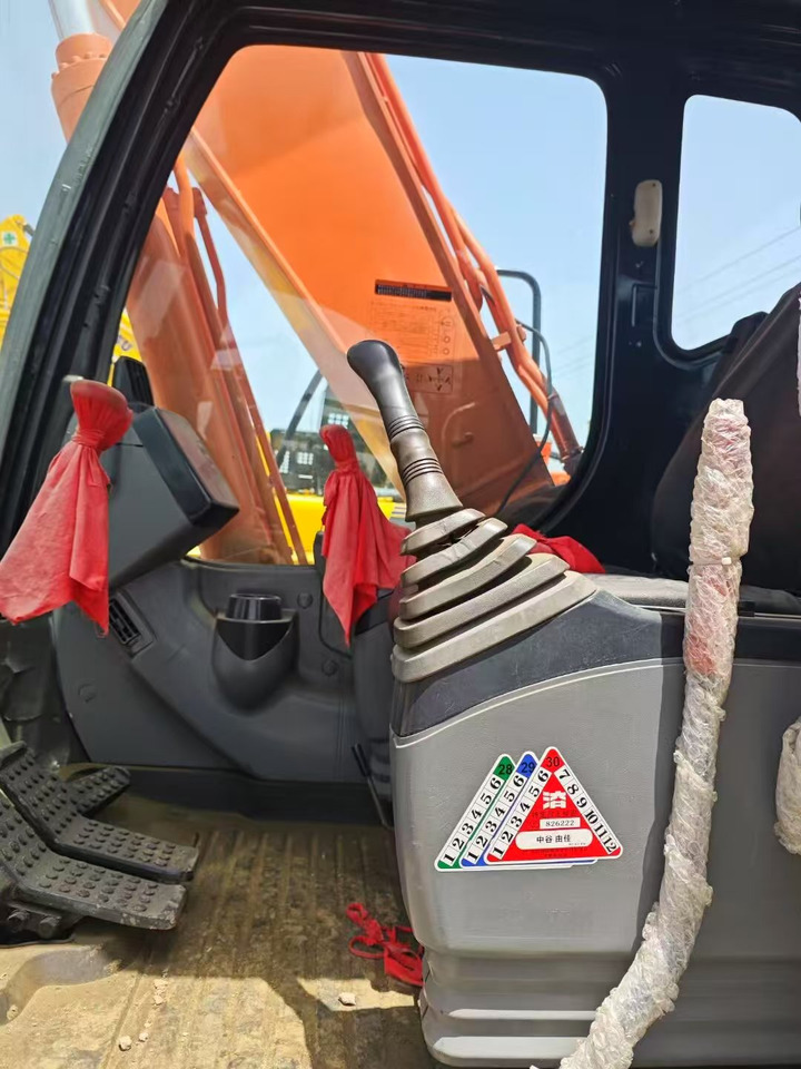 HITACHI ZAXIS 160 - Ekskavator me zinxhirë: foto 4 HITACHI ZAXIS 160 - Ekskavator me zinxhirë: foto 4
