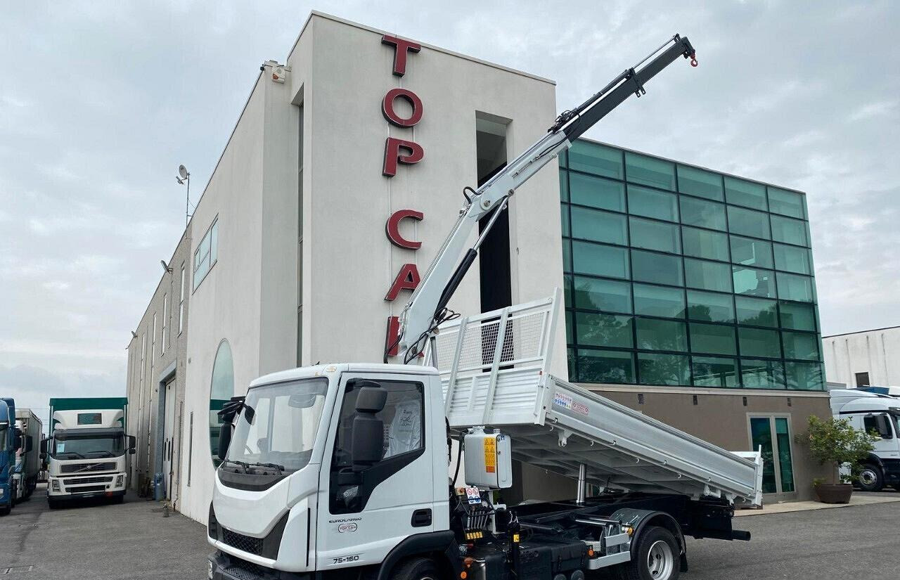 IVECO EUROCARGO 75E16 2019 RIBALTABILE E GRU - Kamion vetëshkarkues, Kamion me vinç: foto 2 IVECO EUROCARGO 75E16 2019 RIBALTABILE E GRU - Kamion vetëshkarkues, Kamion me vinç: foto 2