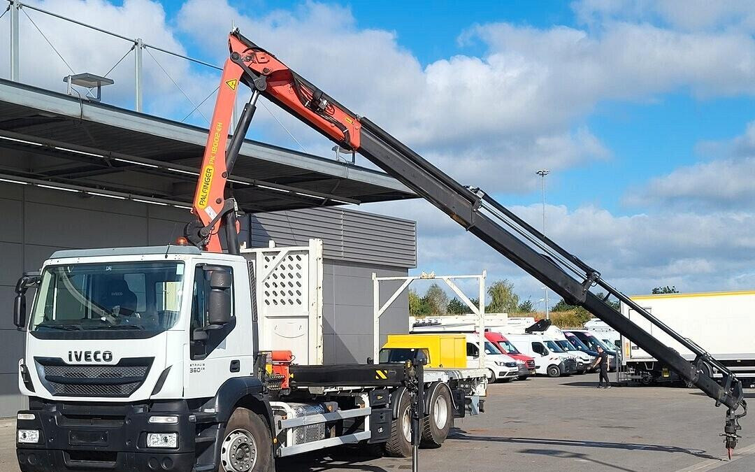 IVECO STRALIS 360 CASSONE FISSO E GRU PALFINGER - Kamion me karroceri të hapur, Kamion me vinç: foto 3 IVECO STRALIS 360 CASSONE FISSO E GRU PALFINGER - Kamion me karroceri të hapur, Kamion me vinç: foto 3
