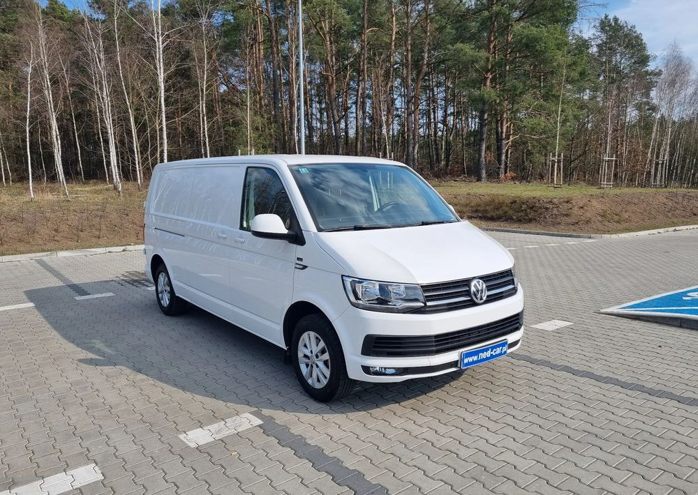Volkswagen Transporter - Furgon i vogël: foto 2 Volkswagen Transporter - Furgon i vogël: foto 2
