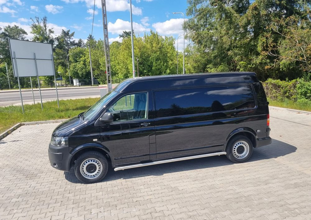 Volkswagen Transporter - Furgon i vogël: foto 2 Volkswagen Transporter - Furgon i vogël: foto 2