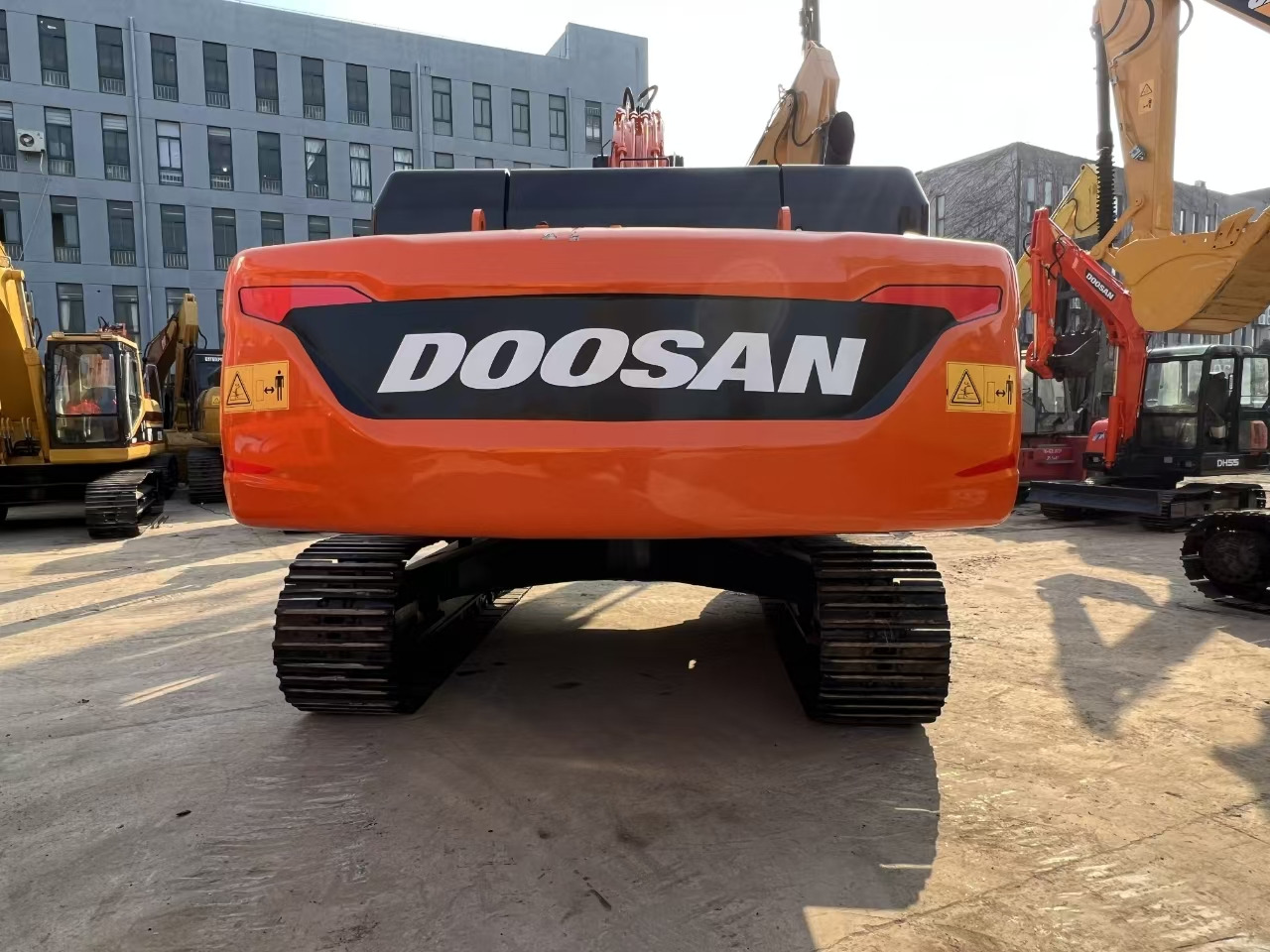 DOOSAN DX340 crawl excavator for sale in good price many units in stock - Ekskavator me zinxhirë: foto 3 DOOSAN DX340 crawl excavator for sale in good price many units in stock - Ekskavator me zinxhirë: foto 3