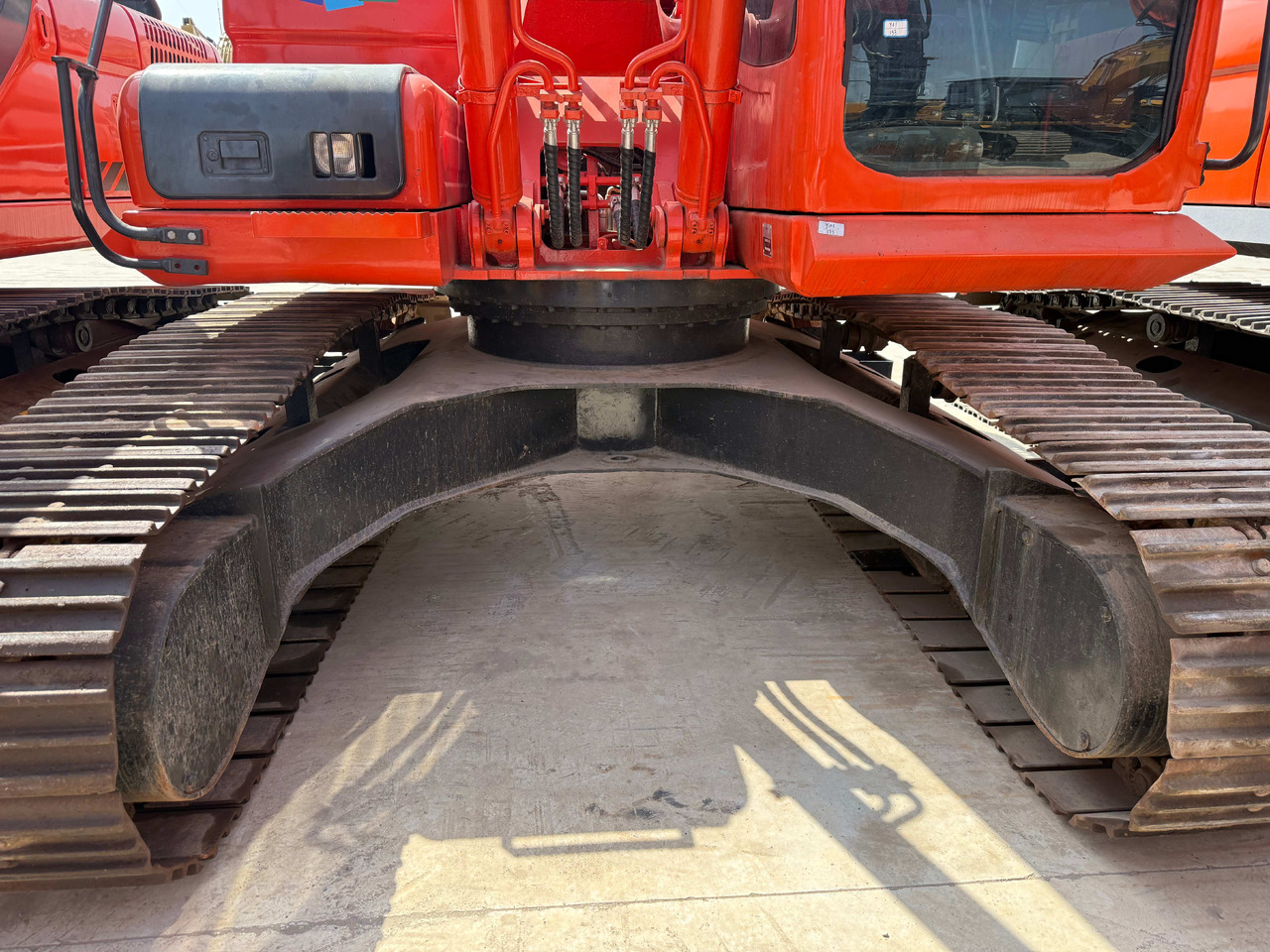 DOOSAN Used Digger Doosan DX225LC-9T Construction Machinery Construction Digger Used Doosan DX225LC-9T Cheap Excavator - Ekskavator me zinxhirë: foto 4 DOOSAN Used Digger Doosan DX225LC-9T Construction Machinery Construction Digger Used Doosan DX225LC-9T Cheap Excavator - Ekskavator me zinxhirë: foto 4