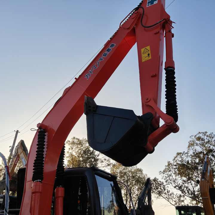 HITACHI ZX130 , Original Japan Surplus Hitachi ZX130 for Sale - Ekskavator me zinxhirë: foto 3 HITACHI ZX130 , Original Japan Surplus Hitachi ZX130 for Sale - Ekskavator me zinxhirë: foto 3