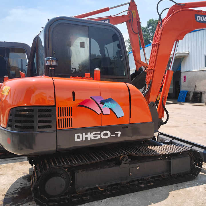 Original Second-hand Doosan DH60-7 Excavator Is in Good Condition Strong and Simple Maintenance - Ekskavator me zinxhirë: foto 2 Original Second-hand Doosan DH60-7 Excavator Is in Good Condition Strong and Simple Maintenance - Ekskavator me zinxhirë: foto 2