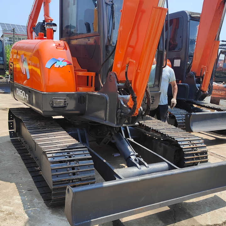 Original Second-hand Doosan DH60-7 Excavator Is in Good Condition Strong and Simple Maintenance - Ekskavator me zinxhirë: foto 3 Original Second-hand Doosan DH60-7 Excavator Is in Good Condition Strong and Simple Maintenance - Ekskavator me zinxhirë: foto 3