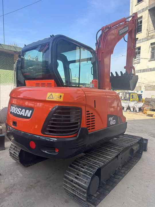 Second Hand Doosan Dx-60 Excavator for Sale - Ekskavator me zinxhirë: foto 2 Second Hand Doosan Dx-60 Excavator for Sale - Ekskavator me zinxhirë: foto 2