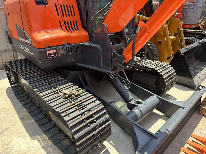 Used Digger DOOSAN DX55 Construction Machinery Construction Digger Used DOOSAN DX55 Cheap Excavator - Ekskavator me zinxhirë: foto 5 Used Digger DOOSAN DX55 Construction Machinery Construction Digger Used DOOSAN DX55 Cheap Excavator - Ekskavator me zinxhirë: foto 5