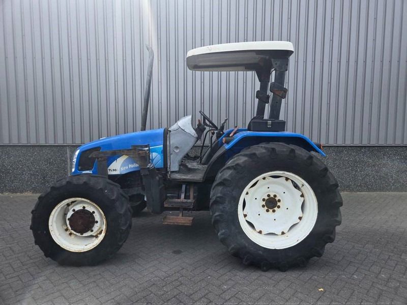New Holland TL 90 A - Traktor: foto 2 New Holland TL 90 A - Traktor: foto 2