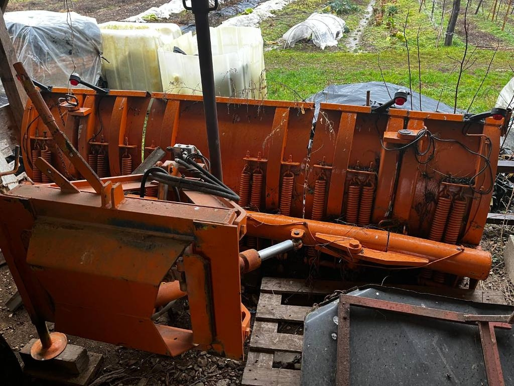 BOMBELLI LAMA 3 MT - Borëpastruese për Makineri bujqësore: foto 1 BOMBELLI LAMA 3 MT - Borëpastruese për Makineri bujqësore: foto 1