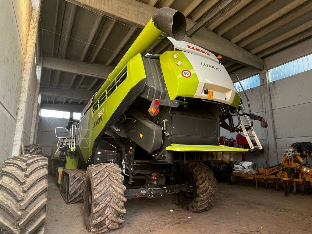 Claas LEXION 760 TT RISO - Autokombajnë: foto 2 Claas LEXION 760 TT RISO - Autokombajnë: foto 2