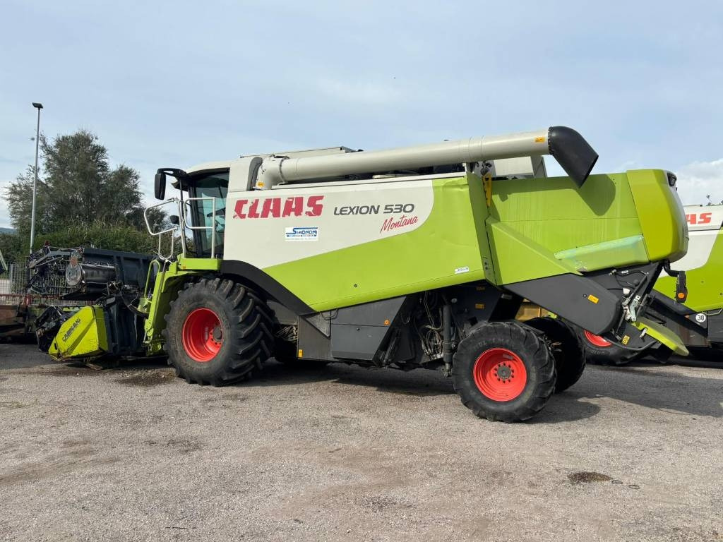 Claas Lexion 530 Montana - Autokombajnë: foto 1 Claas Lexion 530 Montana - Autokombajnë: foto 1