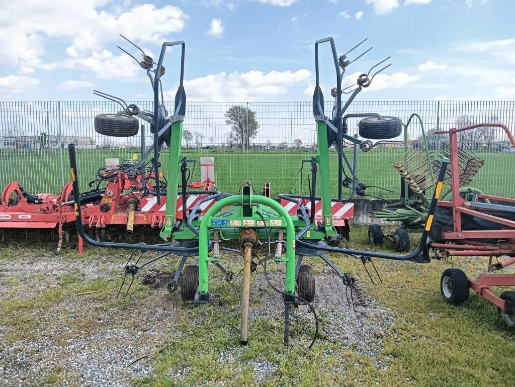 Deutz-fahr 5521  - Mbështjellëse dengjesh: foto 1 Deutz-fahr 5521  - Mbështjellëse dengjesh: foto 1