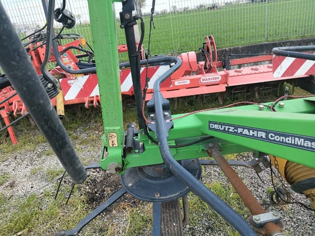 Deutz-fahr 5521  - Mbështjellëse dengjesh: foto 5 Deutz-fahr 5521  - Mbështjellëse dengjesh: foto 5