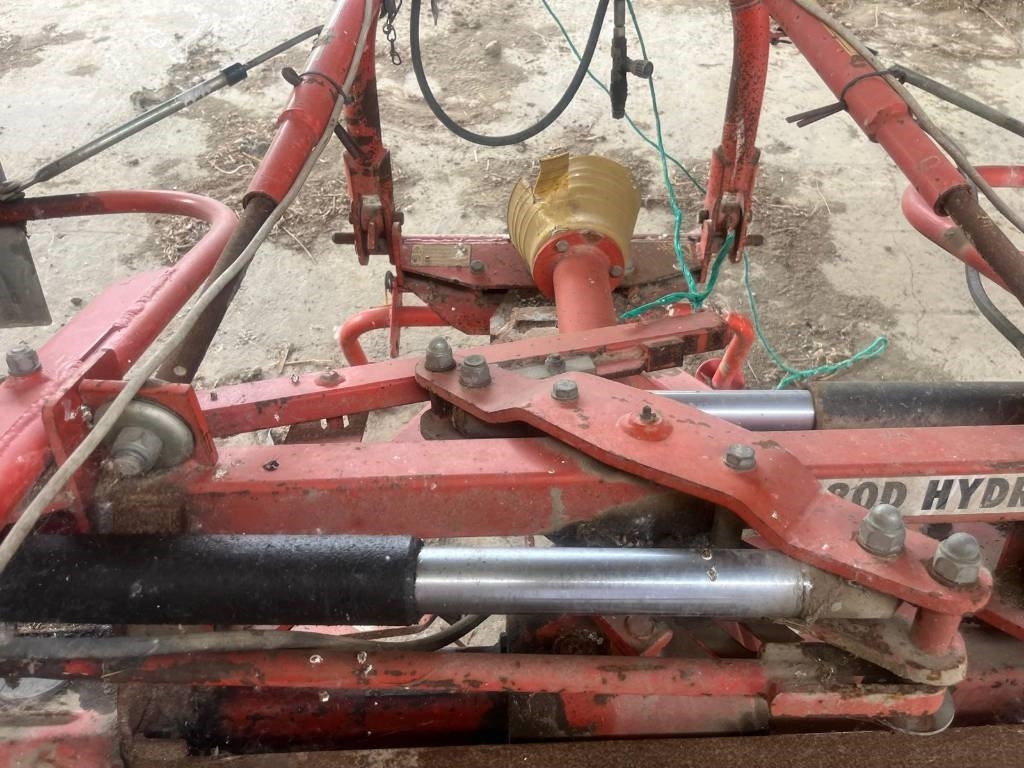 Lely TH 680 - Barkthyese/ Shkundës bari: foto 3 Lely TH 680 - Barkthyese/ Shkundës bari: foto 3