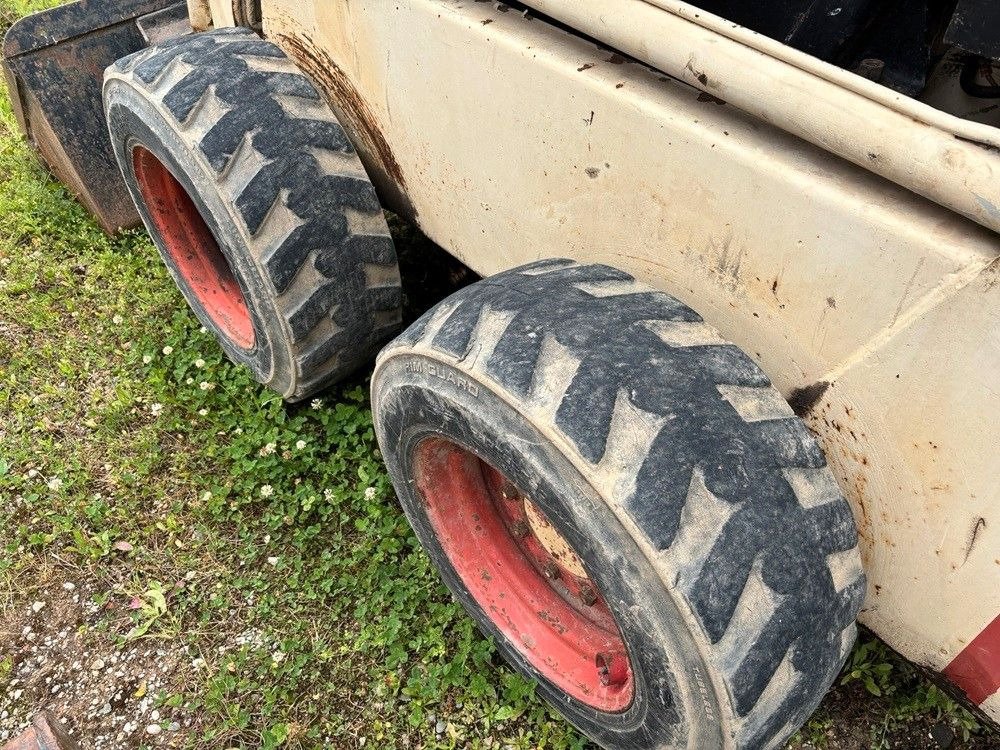 Bobcat 825 - Fadrom me goma: foto 3 Bobcat 825 - Fadrom me goma: foto 3