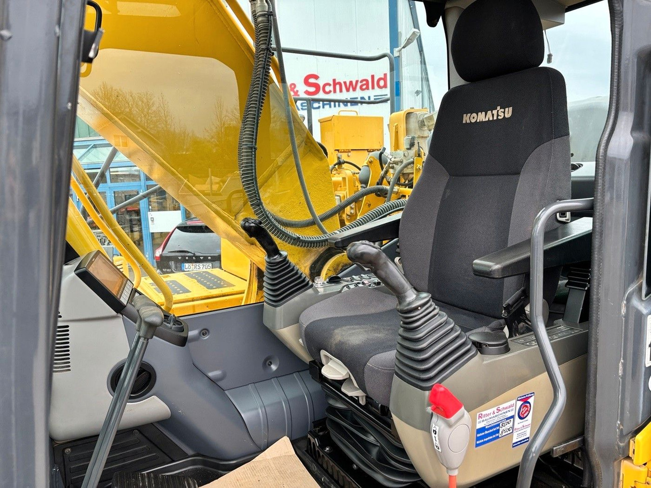 Komatsu HB215LC-3 - Ekskavator me zinxhirë: foto 4 Komatsu HB215LC-3 - Ekskavator me zinxhirë: foto 4