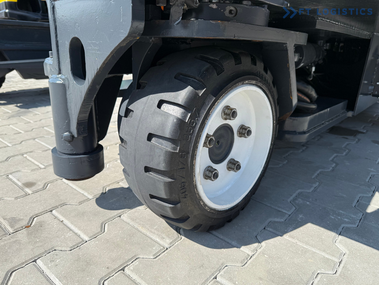 COMBILIFT C5000E / ELECTRIC / TRIPLEX 8300MM / FULL FREE LIFT / WIDE POSITIONER / FORK SIDESHIFT / BATTERY LIKE NEW - Pirun ritërheqës me 4 rrugë: foto 3 COMBILIFT C5000E / ELECTRIC / TRIPLEX 8300MM / FULL FREE LIFT / WIDE POSITIONER / FORK SIDESHIFT / BATTERY LIKE NEW - Pirun ritërheqës me 4 rrugë: foto 3