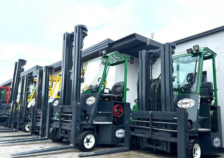 Combilift C2500CB-Triplex 6000mm -Only 4658 hours - Pirun ritërheqës me 4 rrugë: foto 2 Combilift C2500CB-Triplex 6000mm -Only 4658 hours - Pirun ritërheqës me 4 rrugë: foto 2