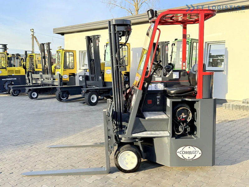 Combilift C3000CB / GAS / TRIPLEX 4900MM / FREE LIFT / SIDE SHIFT / FORK POSITIONER / EXCELLENT CONDITION / Wide range of four-way and sid - Pirun ritërheqës me 4 rrugë: foto 2 Combilift C3000CB / GAS / TRIPLEX 4900MM / FREE LIFT / SIDE SHIFT / FORK POSITIONER / EXCELLENT CONDITION / Wide range of four-way and sid - Pirun ritërheqës me 4 rrugë: foto 2