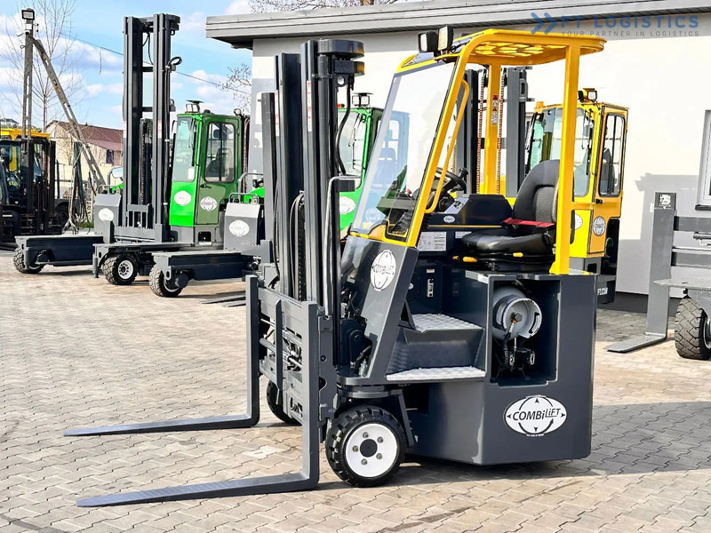 Combilift C3000CB / LPG / TRIPLEX / 4900MM / FREE LIFT / POSITIONER / LIKE NEW C3000CB / LPG / TRIPLEX / 4900MM / FREE LIFT / POSITIONER / - Pirun ritërheqës me 4 rrugë: foto 3 Combilift C3000CB / LPG / TRIPLEX / 4900MM / FREE LIFT / POSITIONER / LIKE NEW C3000CB / LPG / TRIPLEX / 4900MM / FREE LIFT / POSITIONER / - Pirun ritërheqës me 4 rrugë: foto 3