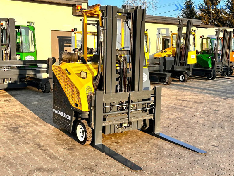 Combilift C3000CB / LPG / TRIPLEX - 4900MM / LPG / FREE LIFT / FORK POSITIONER C3000CB / LPG / TRIPLEX - 4900MM / LPG / FREE LIFT / FORK P - Pirun ritërheqës me 4 rrugë: foto 4 Combilift C3000CB / LPG / TRIPLEX - 4900MM / LPG / FREE LIFT / FORK POSITIONER C3000CB / LPG / TRIPLEX - 4900MM / LPG / FREE LIFT / FORK P - Pirun ritërheqës me 4 rrugë: foto 4