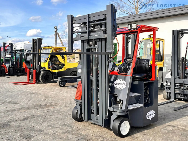 Pirun ritërheqës me 4 rrugë Combilift C3000CB / LPG / TRIPLEX / 5500MM / FREE LIFT / FORK SHIFT / POSITIONER C3000CB / LPG / TRIPLEX / 5500MM / FREE LIFT / FORK SHIFT: foto 1