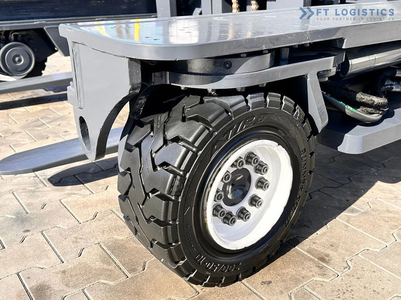 Combilift C4000 / LPG / DUPLEX / 4500MM / FREE LIFT / LIKE NEW C4000 / LPG / DUPLEX / 4500MM / FREE LIFT / LIKE NEW - Pirun ritërheqës me 4 rrugë: foto 4 Combilift C4000 / LPG / DUPLEX / 4500MM / FREE LIFT / LIKE NEW C4000 / LPG / DUPLEX / 4500MM / FREE LIFT / LIKE NEW - Pirun ritërheqës me 4 rrugë: foto 4