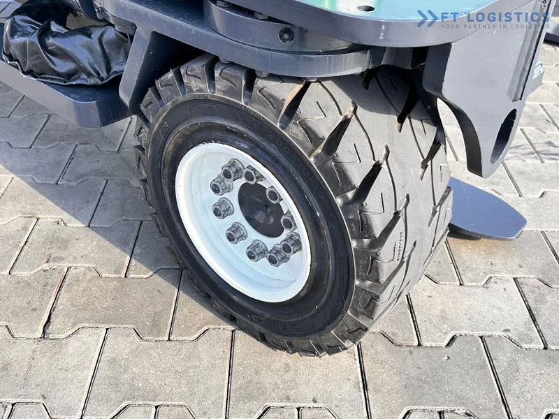 Combilift C4000 / TRIPLEX / 4900MM / LPG / FREE LIFT / FORK SHIFT / LIKE NEW C4000 / TRIPLEX / 4900MM / LPG / FREE LIFT / FORK SHIFT / LIK - Pirun ritërheqës me 4 rrugë: foto 5 Combilift C4000 / TRIPLEX / 4900MM / LPG / FREE LIFT / FORK SHIFT / LIKE NEW C4000 / TRIPLEX / 4900MM / LPG / FREE LIFT / FORK SHIFT / LIK - Pirun ritërheqës me 4 rrugë: foto 5