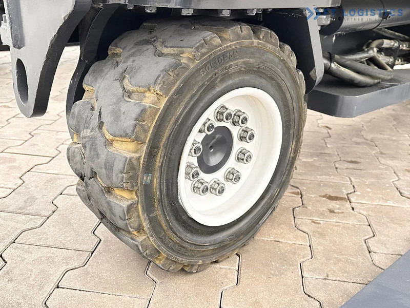 Combilift C4500 / DUPLEX / 4050MM / DIESEL / WIDE POSITIONER / FREE LIFT C4500 / DUPLEX / 4050MM / DIESEL / WIDE POSITIONER / FREE LIFT - Pirun ritërheqës me 4 rrugë: foto 5 Combilift C4500 / DUPLEX / 4050MM / DIESEL / WIDE POSITIONER / FREE LIFT C4500 / DUPLEX / 4050MM / DIESEL / WIDE POSITIONER / FREE LIFT - Pirun ritërheqës me 4 rrugë: foto 5